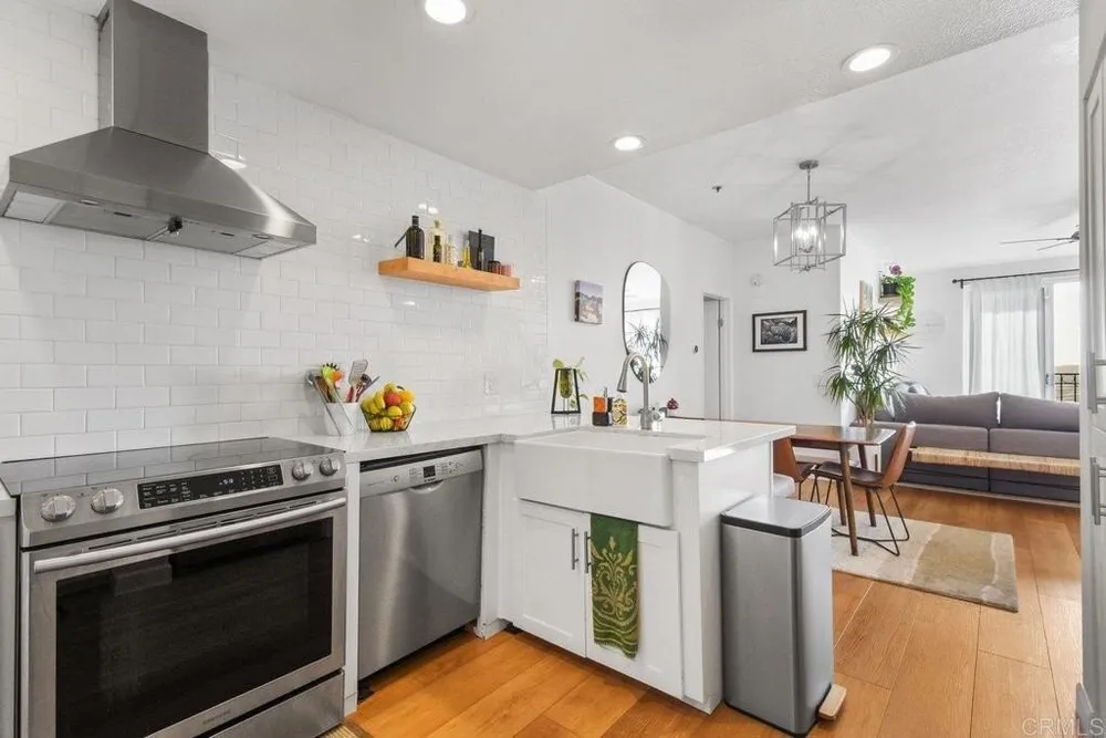 2445 Brant St, San Diego, CA 92101