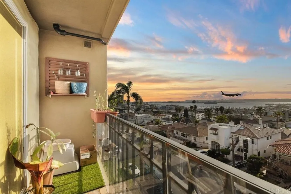 2445 Brant St, San Diego, CA 92101