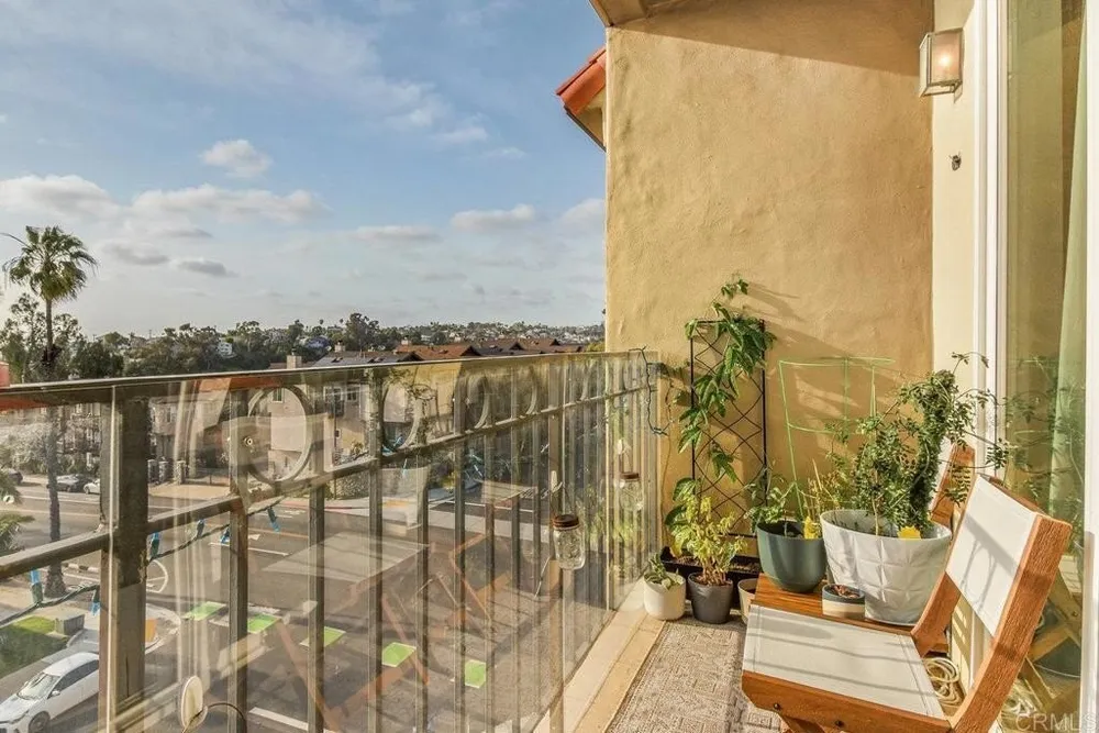 2445 Brant St, San Diego, CA 92101