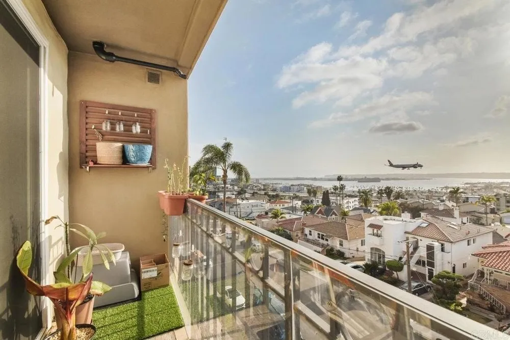 2445 Brant St, San Diego, CA 92101