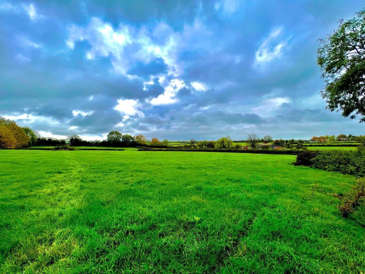 MAIN STREET, WILLOUGHBY ON THE WOLDS, LOUGHBOROUGH