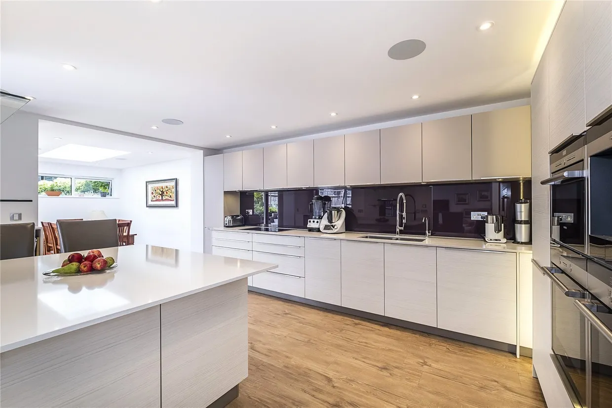 Corkran Road, Surbiton, KT6 photo 3