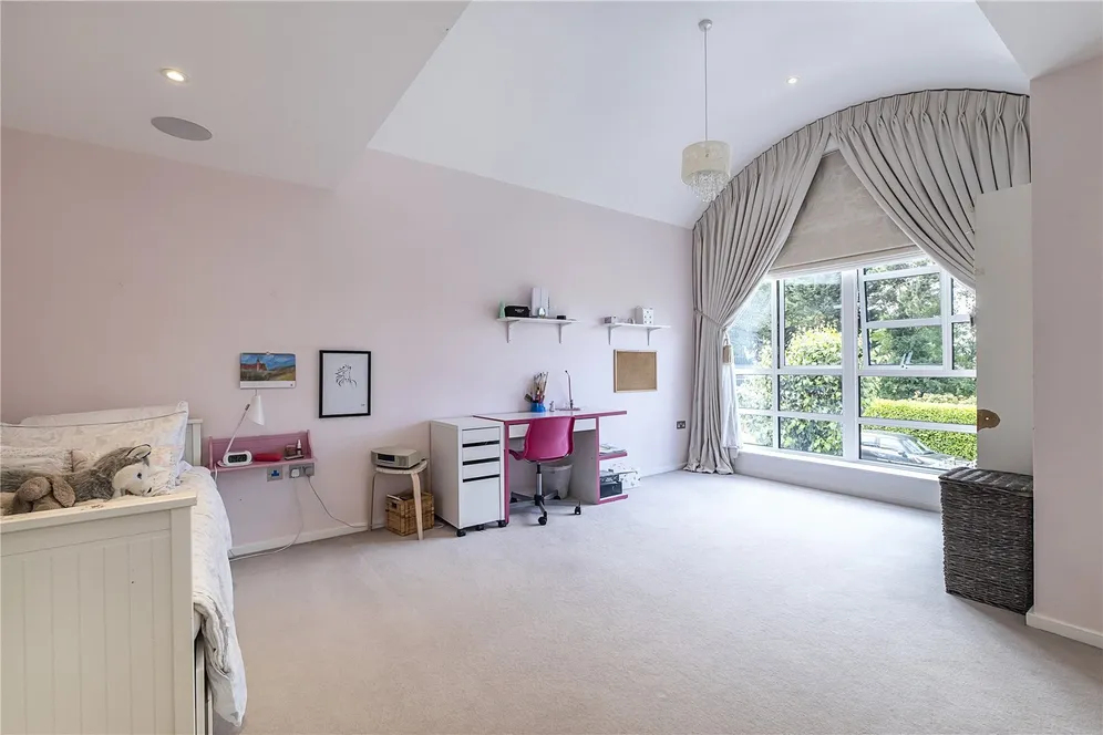 Corkran Road, Surbiton, KT6 photo 11