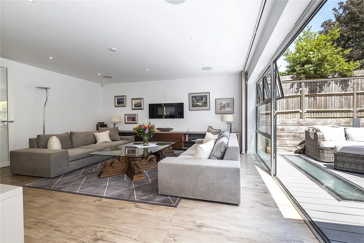 Corkran Road, Surbiton, KT6 photo 17