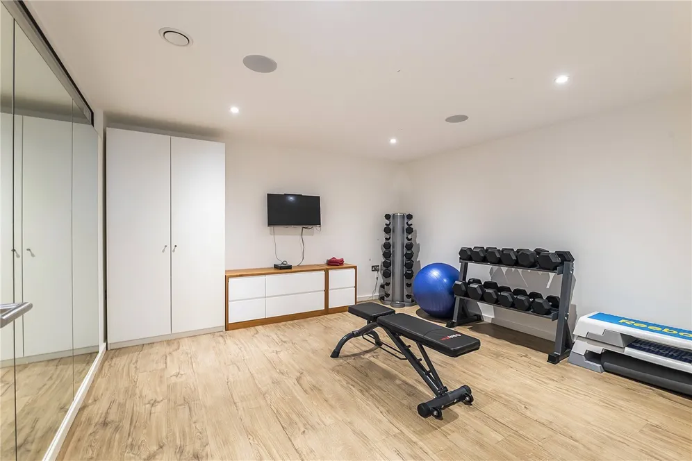 Corkran Road, Surbiton, KT6 photo 24