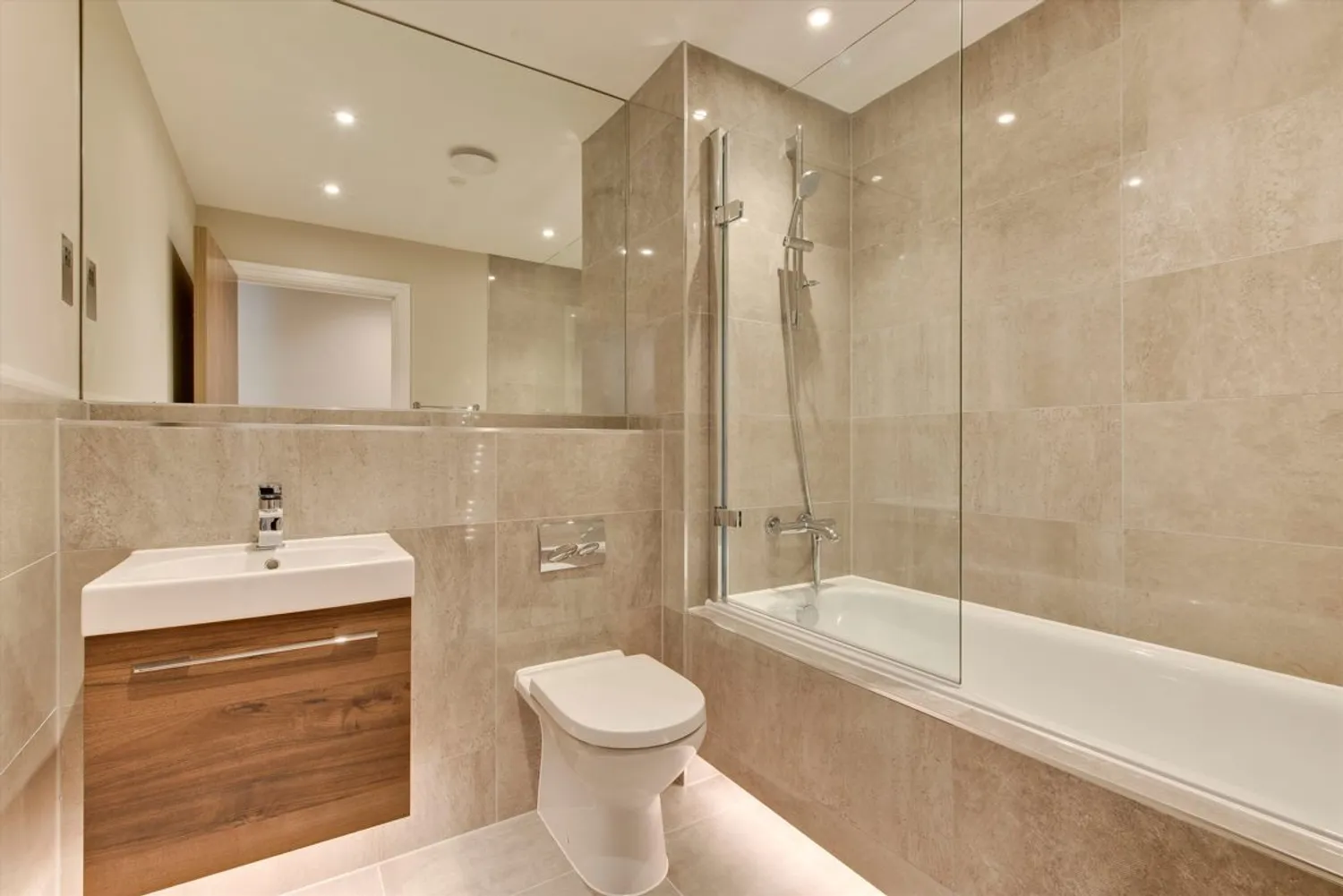 Springfield Lane, Weybridge, KT13 photo 7