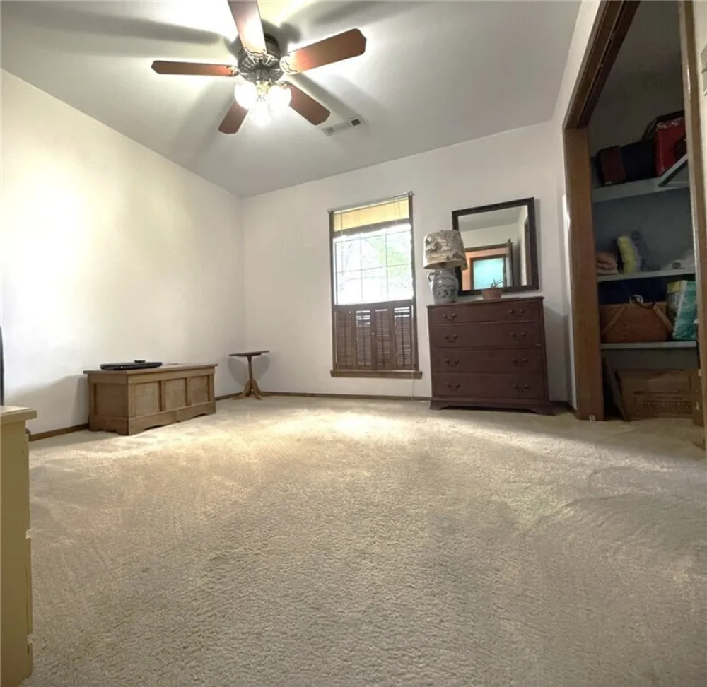 1105 N Cardinal Dr, Rogers, AR 72756