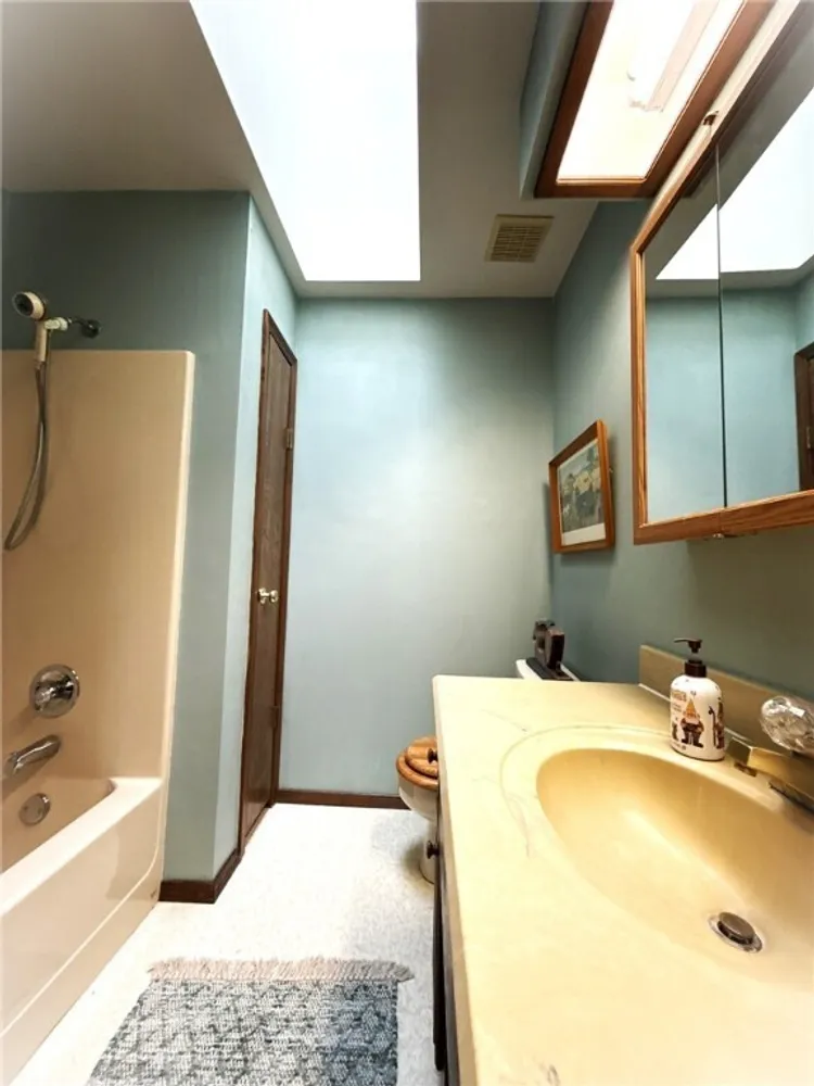1105 N Cardinal Dr, Rogers, AR 72756