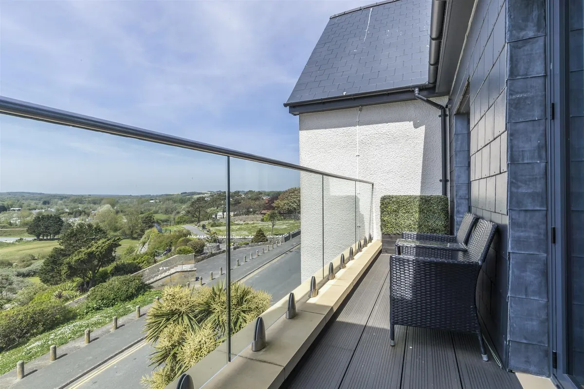 Waterstone House, Tenby