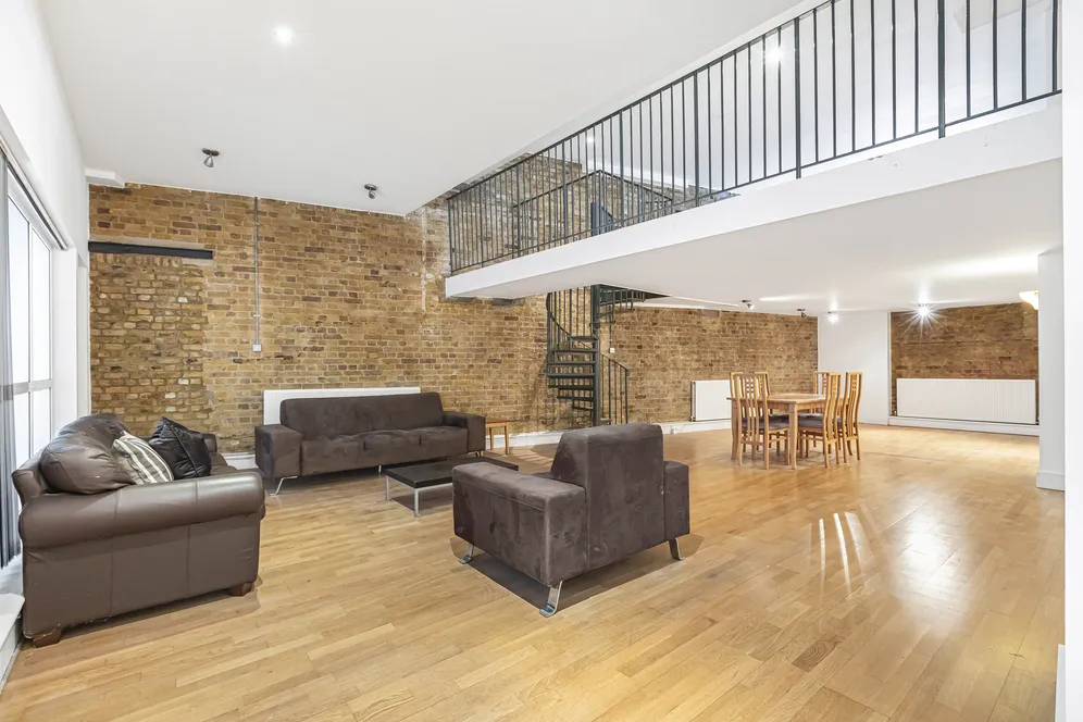 Gowers Walk, London, E1 photo 9