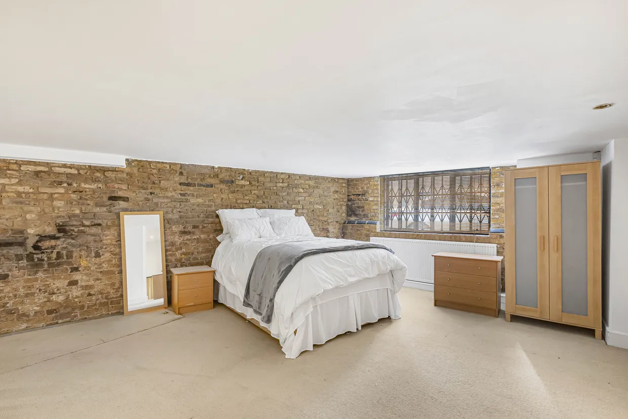 Gowers Walk, London, E1 photo 11