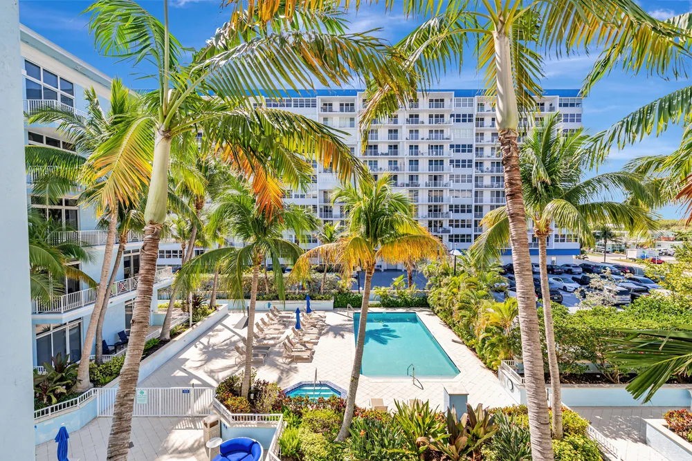 701 SE 21st Ave, Deerfield Beach, FL 33441