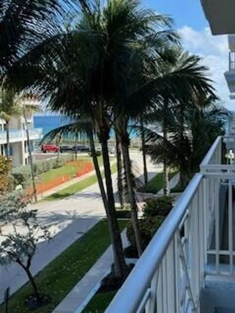 701 SE 21st Ave, Deerfield Beach, FL 33441