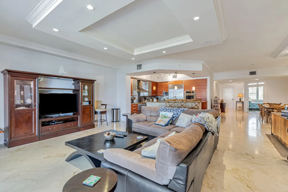 701 SE 21st Ave, Deerfield Beach, FL 33441