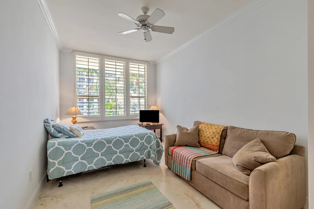 701 SE 21st Ave, Deerfield Beach, FL 33441