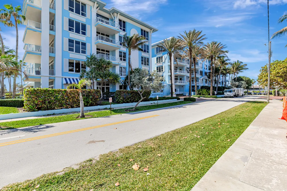 701 SE 21st Ave, Deerfield Beach, FL 33441