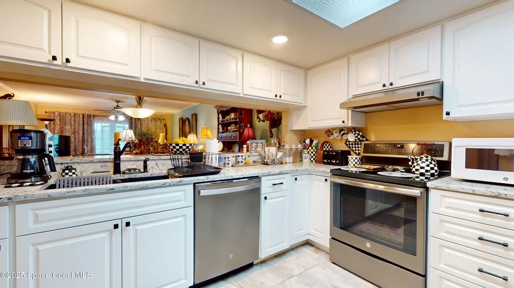 540 S Brevard Ave, Cocoa Beach, FL 32931