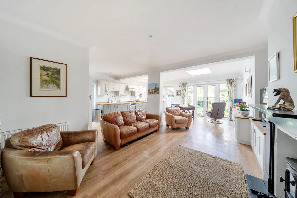Cedars Avenue, Rickmansworth, WD3 photo 2