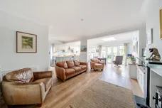 Cedars Avenue, Rickmansworth, WD3 photo 2