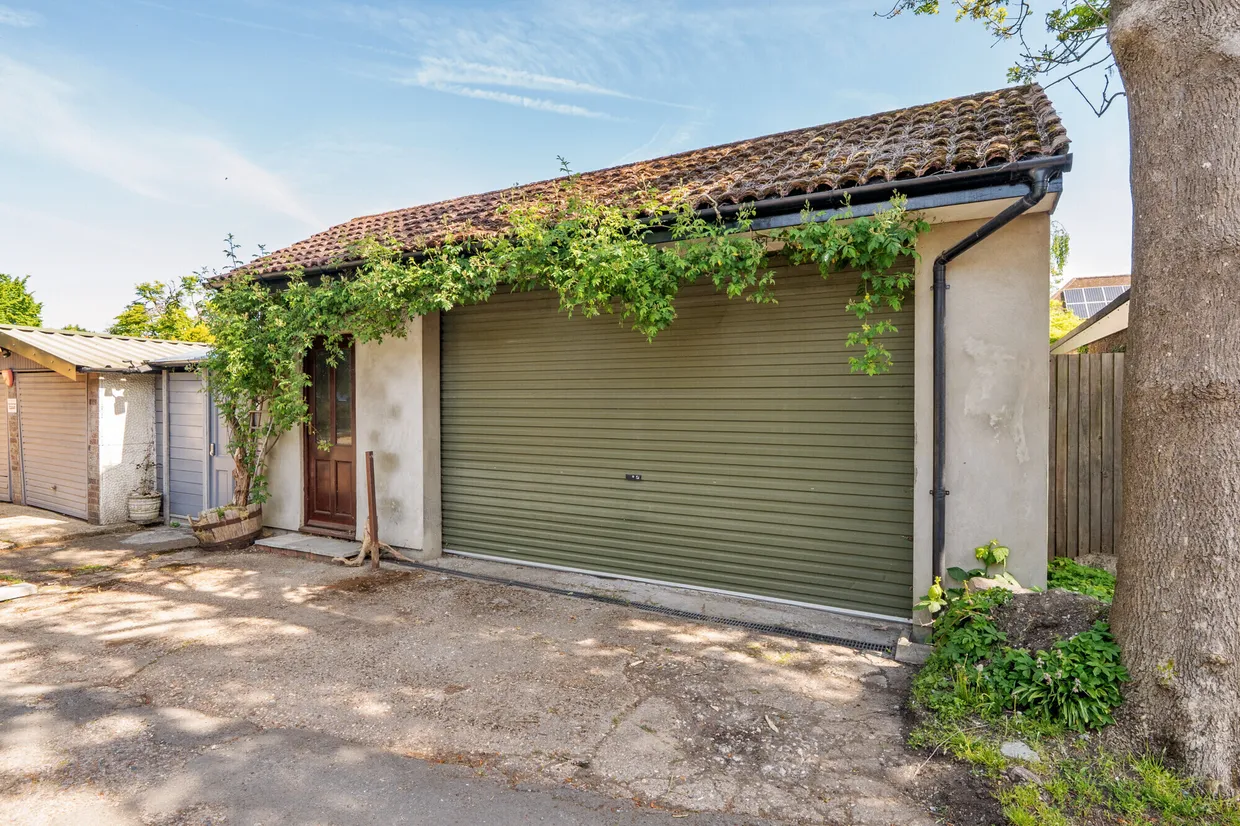 Cedars Avenue, Rickmansworth, WD3 photo 10