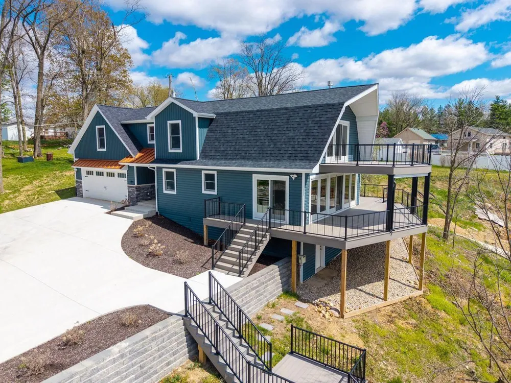 100 Lane 270A Crooked Lk, Angola, IN 46703