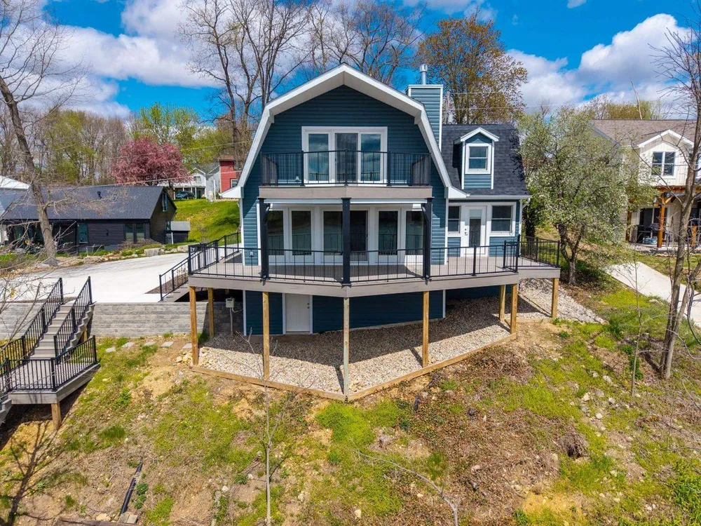 100 Lane 270A Crooked Lk, Angola, IN 46703