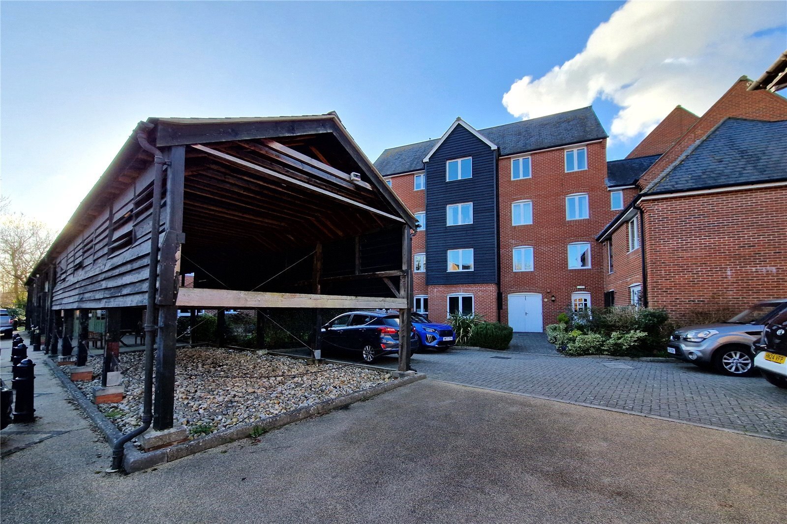 Springwell, Havant, Hampshire, PO9 Image 3
