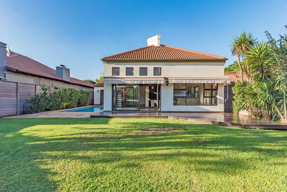 South Africa, North West, Pecanwood Estate, Kingfisher Drive, 60