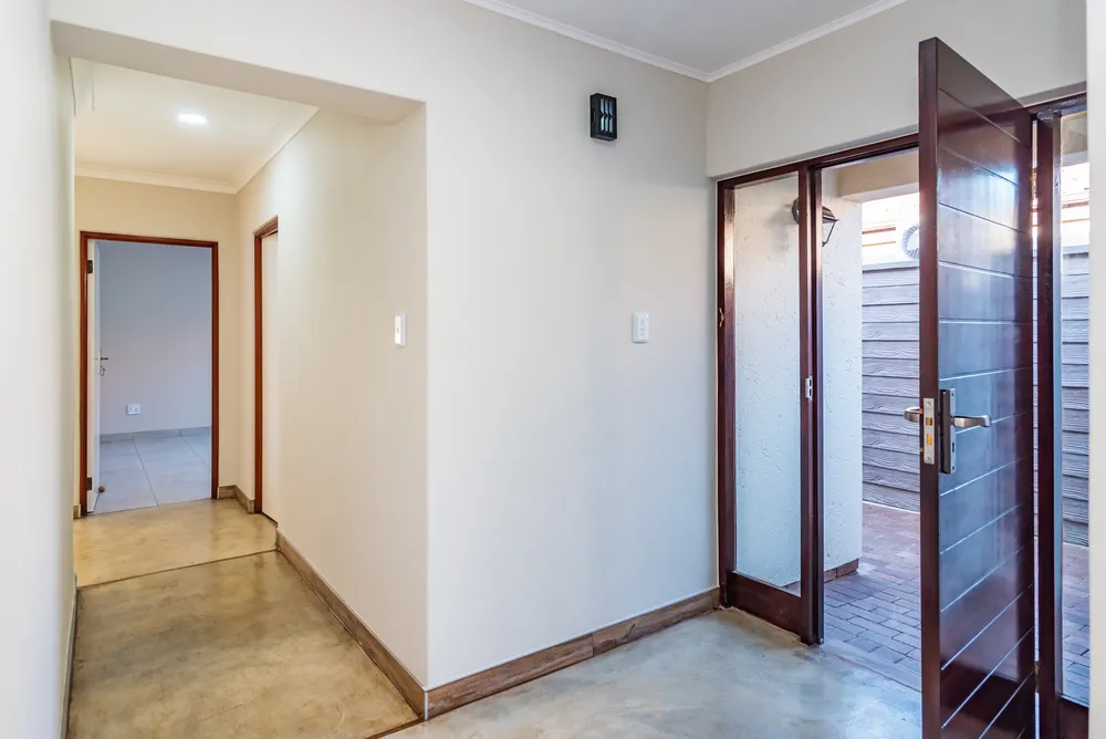 South Africa, North West, Pecanwood Estate, Kingfisher Drive, 60