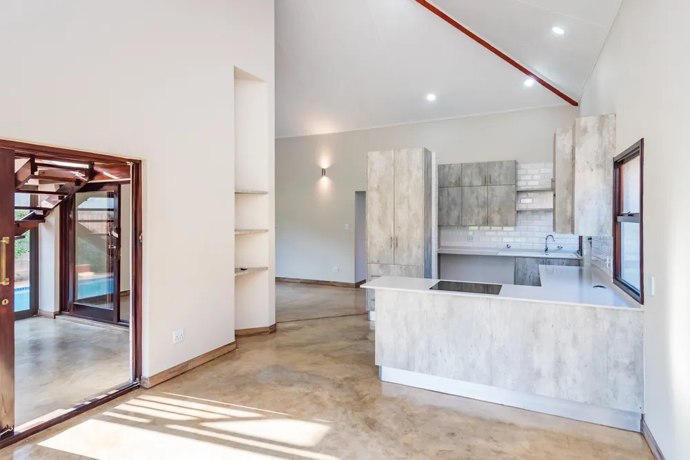 South Africa, North West, Pecanwood Estate, Kingfisher Drive, 60