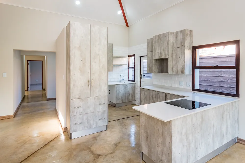 South Africa, North West, Pecanwood Estate, Kingfisher Drive, 60