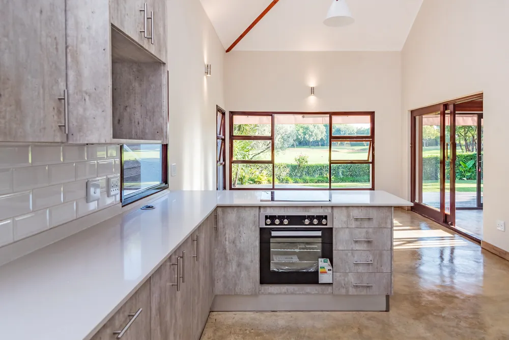 South Africa, North West, Pecanwood Estate, Kingfisher Drive, 60