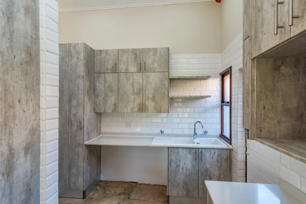 South Africa, North West, Pecanwood Estate, Kingfisher Drive, 60