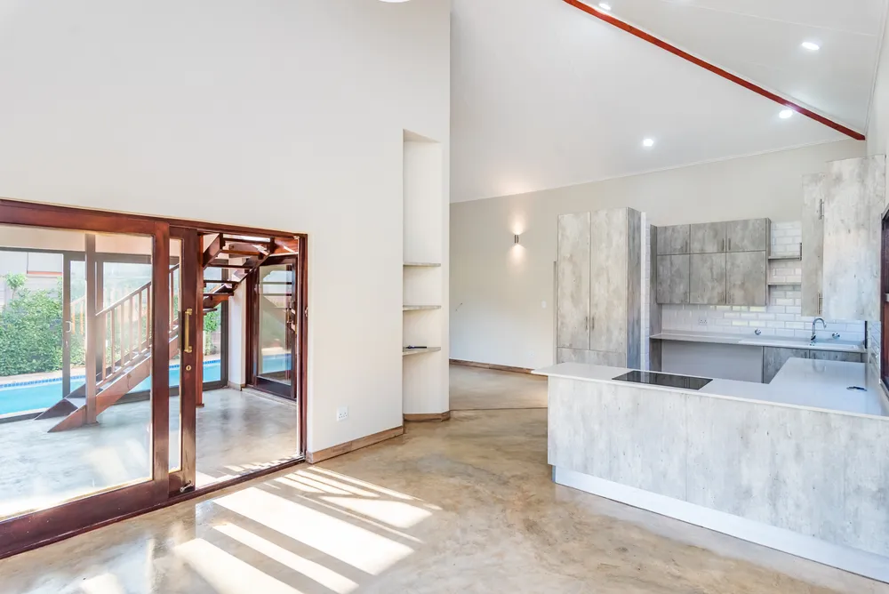 South Africa, North West, Pecanwood Estate, Kingfisher Drive, 60