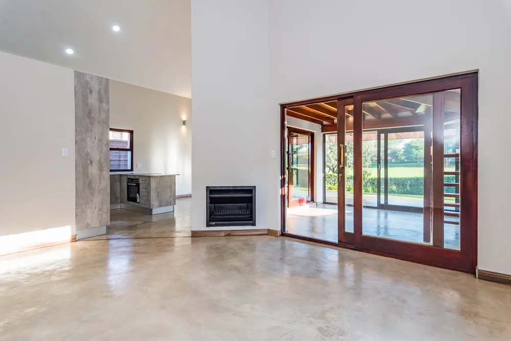 South Africa, North West, Pecanwood Estate, Kingfisher Drive, 60