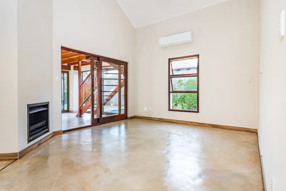 South Africa, North West, Pecanwood Estate, Kingfisher Drive, 60