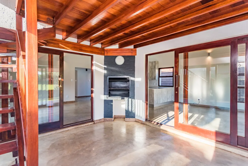 South Africa, North West, Pecanwood Estate, Kingfisher Drive, 60