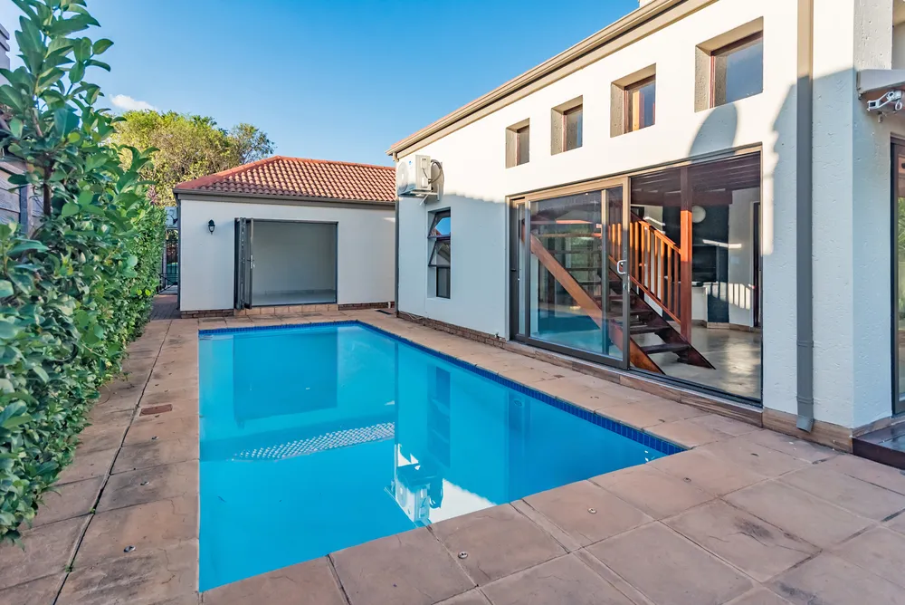 South Africa, North West, Pecanwood Estate, Kingfisher Drive, 60