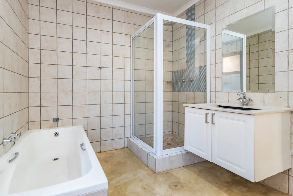 South Africa, North West, Pecanwood Estate, Kingfisher Drive, 60