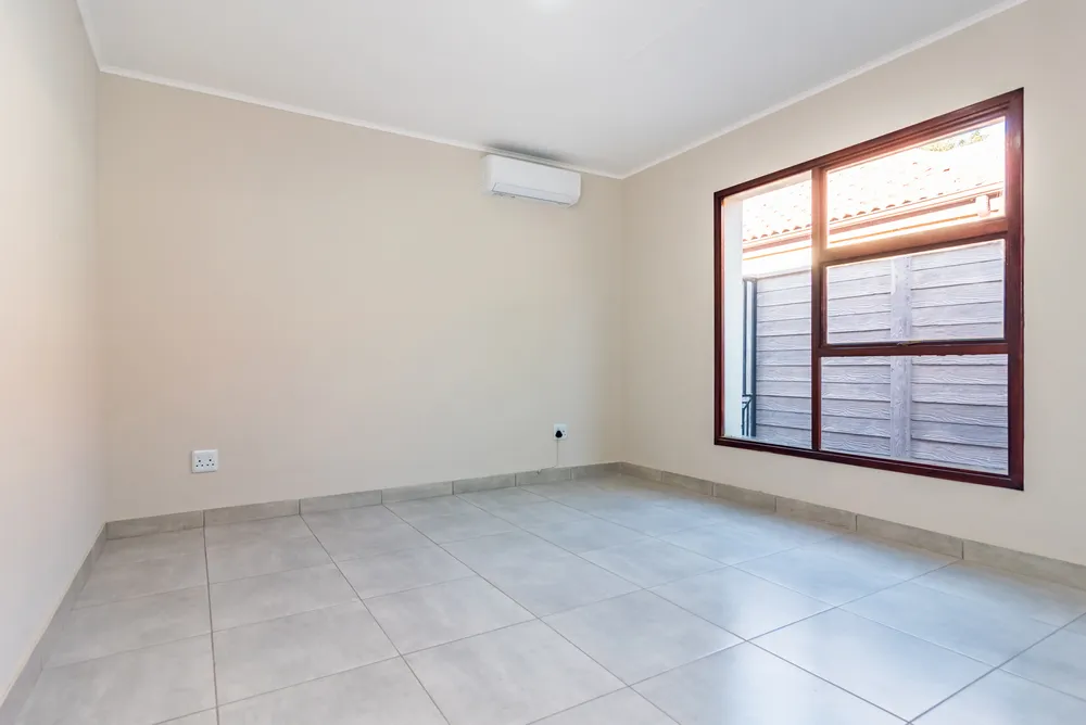 South Africa, North West, Pecanwood Estate, Kingfisher Drive, 60