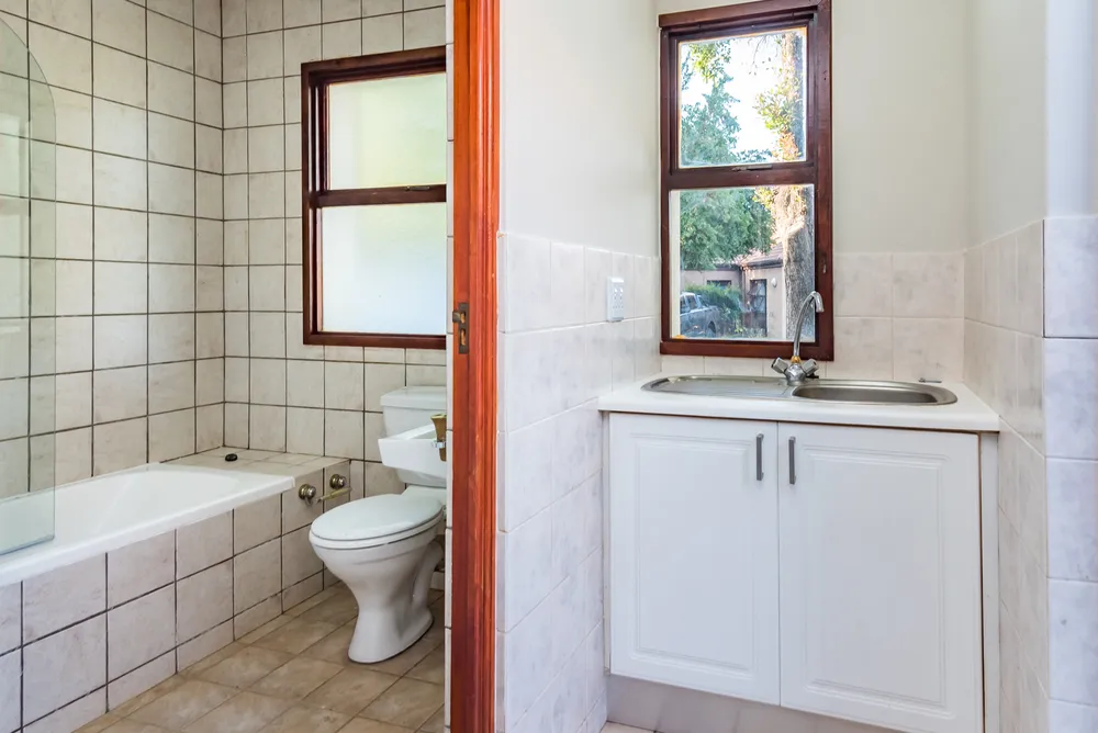 South Africa, North West, Pecanwood Estate, Kingfisher Drive, 60