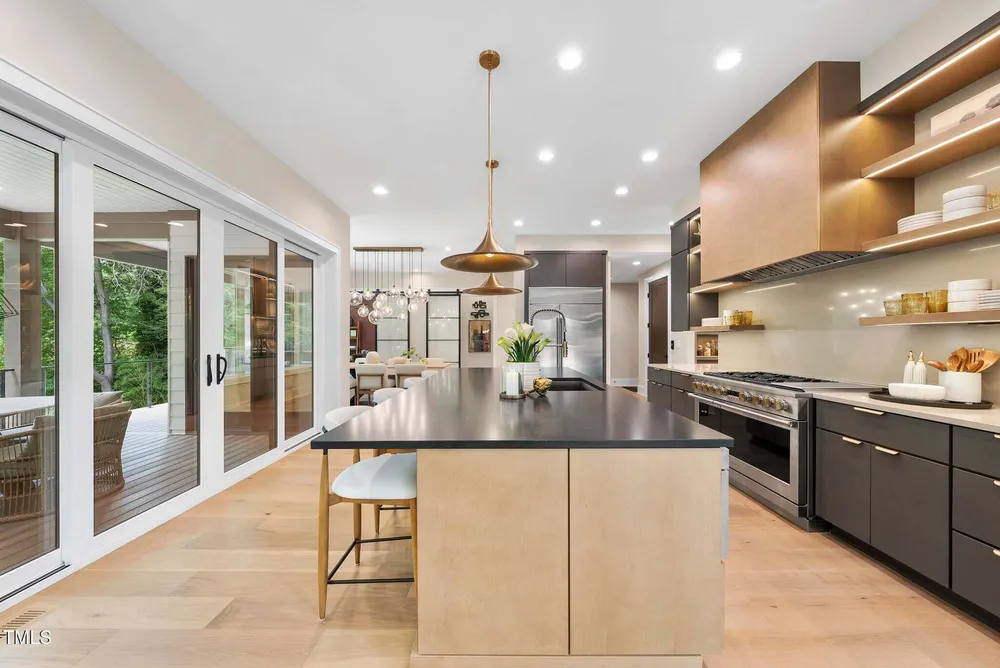 4123 Rockingham Dr, Raleigh, NC 27609