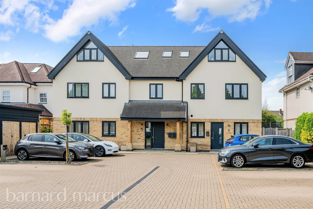 Cox Lane, Epsom