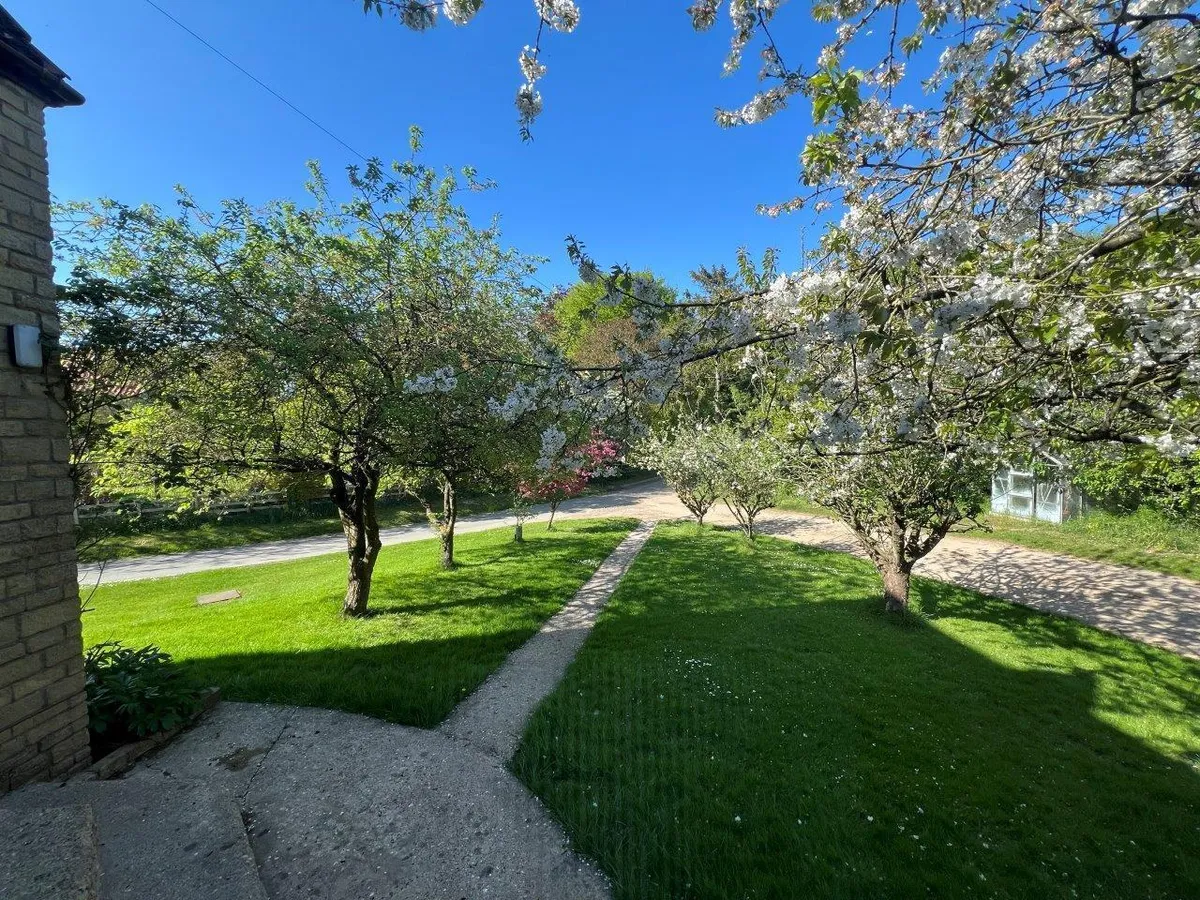 CHURCH FARM HOUSE, MANOR ROAD, STRETTON