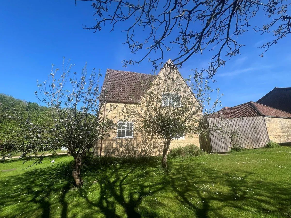 CHURCH FARM HOUSE, MANOR ROAD, STRETTON