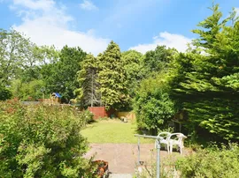 West View Crescent, Devizes thumb 3