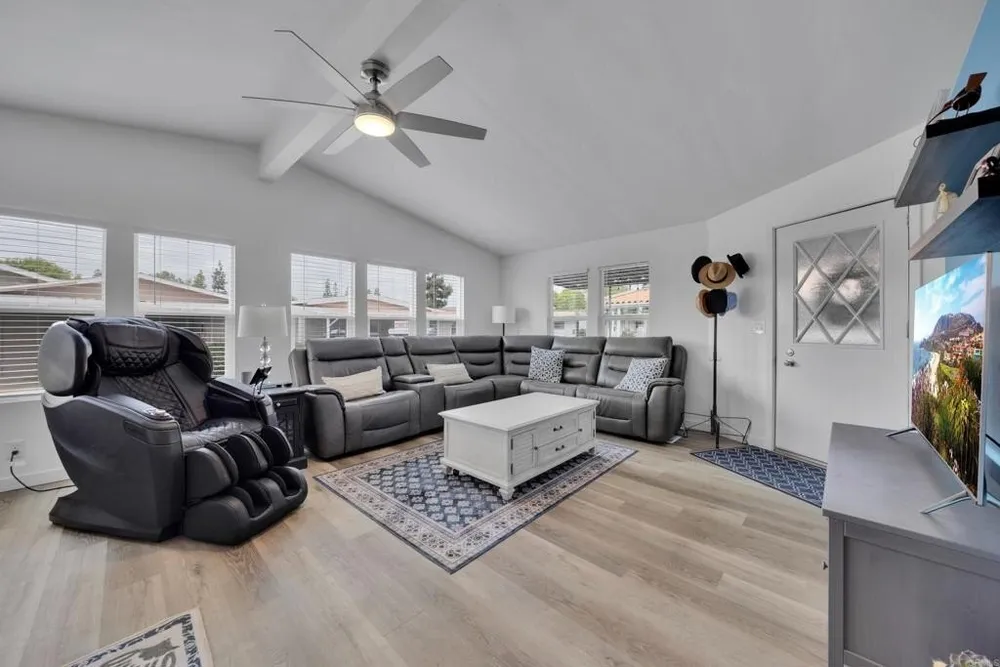 9255 N Magnolia Ave, Santee, CA 92071