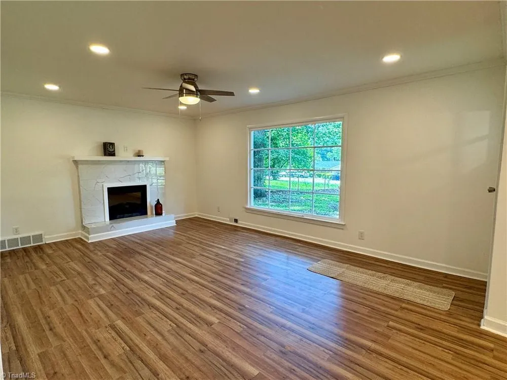 4441 White Rock Rd, Winston Salem, NC 27105