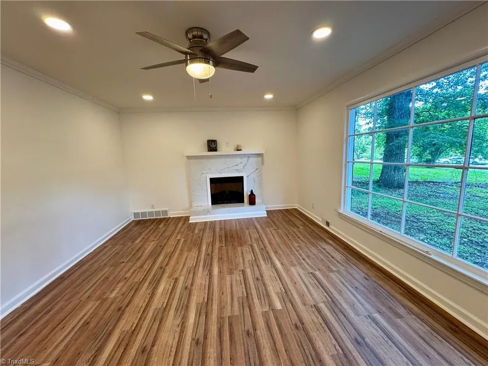 4441 White Rock Rd, Winston Salem, NC 27105