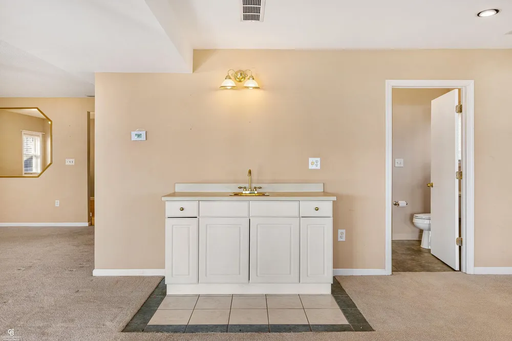 35610 Jeffers Ct, Harrison Township, MI 48045